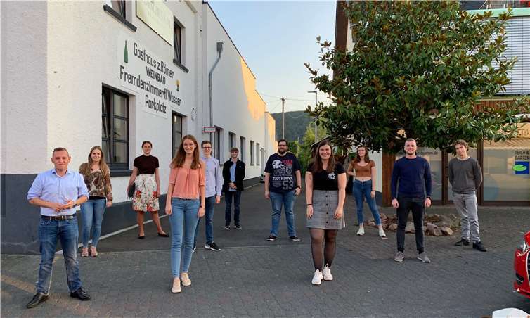 Der neue Vorstand v. l.: Janick Helmut Schmitz, Nina Thyssen, Isabel Arens, Nadine Schlüter, Lorenz Holl, Florian Haubrich, Florian Kluwig, Marie-Christin Schlüter, Felicitas Diedenhofen, Martin Diedenhofen und Lucas Thomann-Müller.Foto: Juso-Kreisverband