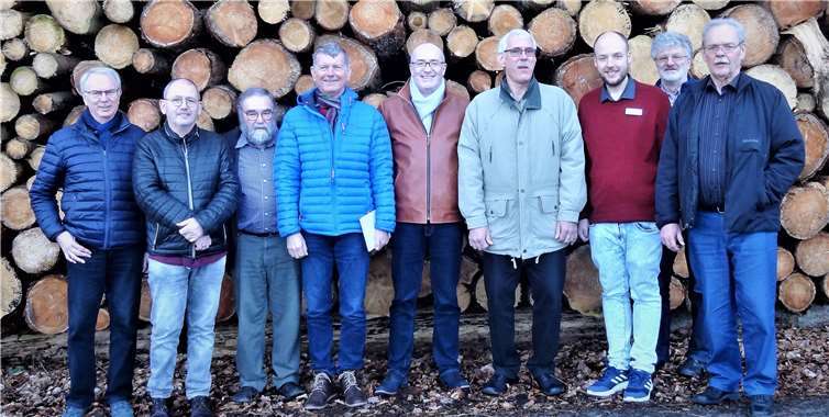 Der neue Vorstand versprach, sich auch in Zukunft mit voller Kraft für das Ignatius-Lötschert-Haus und seine Bewohner/innen im Buchfinkenland einzusetzen. Foto: Edmund Schaaf