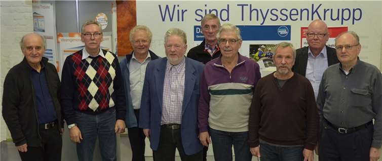 Der neue Vorstand (v.l.): Chorleiter Karl-Heinz Kohns, erster Vorsitzender Alfons Hickmann, Kassierer Andreas Oremek, Geschäftsführer Horst Frunzke, Notenwart Manfred Oster, Beisitzer Johannes Scheffner und Alfons Lauermann, zweiter Vorsitzender Dietmar Baier und neuer Beisitzer Willi Leinz. privat