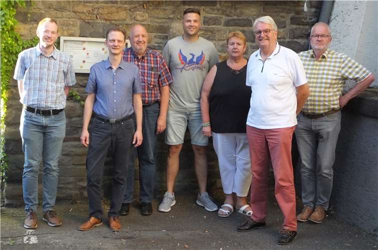 Der neue Vorstand (v.l.): J. Westhofen, H. Waldek, J. Schmaus, R. Dickopp, W. Schmaus, H.-D. Korf, D. Mahler. Fehlend: C. Lenz.  Foto: privat