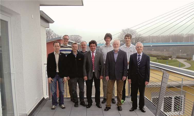 Der neue Vorstand (v.l.): Martin Grzembke (Erster Bootswart), Axel Gundlach (2. Schriftwart), Christian Kaske (Kassenwart), Dieter Kunz (Erster Schriftwart, Hauswart), Christoph Grzembke (stellvertretender Vorsitzender Sport), Markus Müller (Erster Ruderwart), Helmut Bohr (Erster Vorsitzender), Tim Mohr (2. Ruderwart), Klaus Dalpke (stellvertretender Vorsitzender Finanzen/Verwaltung) es fehlt: Marcus Weber (2. Bootswart)