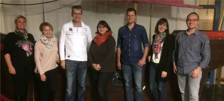 Der neue Vorstand (v.l.): Schulleiterin Kerstin Fuchs, Beisitzer Ludmilla Pede und Dirk Gesell, Kassiererin Nicole Sindermann, Beisitzer Steven Kuppert und Michaela Schmitz, erster Vorsitzende Udo Lohner. privat