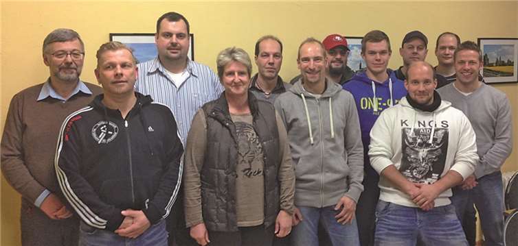 Der neue Vorstand (v.li.): Handballobmann Jugend Friedhelm Schmitz, 2. Vorsitzender Dirk Kowalke, Pressewart Markus Radermacher, Kerstin Ziegler, Hans Esser, 1. Vorsitzender Christoph Hein, Philipp Schnitzler, Geschäftsführer Sascha Hostnik, Handballobmann Herren Kay Knopp, Matthias Kröschel, Kassierer Andreas Gerkum und Markus van Zuilekom. privat