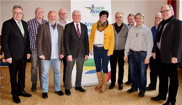 Der neue Vorstand (v.li.) Vizepräsident CV-RLP, Peter Balmes, stv. Kreis-Chorleiter Raymund Jacobs, Pressereferent Klaus Geck, Beisitzer Werner Wolf, Vorsitzender Günter Nerger, Schatzmeisterin Rita Löhndorf, stv. Vorsitzender Otto Lembke, Vorsitzender Region 2 des CV-RLP, Peter Weiler, Jugendwart Reinhold Rodammer, Beisitzer Hans-Gerd Busa, Kreis-Chorleiter Wilfried Schäfer.KG