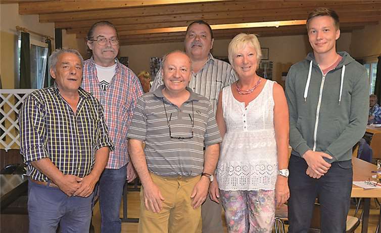 Der neue Vorstand (v.li.): Wolfgang Middecke,Paul Herf, Antonio Lopez, Helmut Born, Dorothee Reeh und Christoph Conzeth. AB