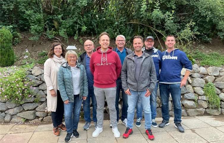 Der neue Vorstand (v.li.n.re.): Ruth Krupp, Hanna Rausch, Joachim Schäfer, Fabian Engel, Christian Krupp, Jörg Schlich, Thomas Weidenbach, Andreas Augel, es fehlt Sandra Hinz. Foto: privat