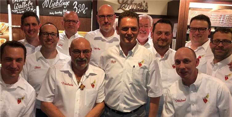 Der neue Vorstand: v.l.n.r. Dominik Wilsberg, Stefan Unkel, Jürgen Ziegler, Jörg Kahlert, Friedhelm Trapp, Michael Buch, Markus Paffhausen, Bert Gäbler, Andreas Salz, Michael Westhofen, Michael Degen und Markus Mollberg, es fehlt Dennis Wester. Foto: privat