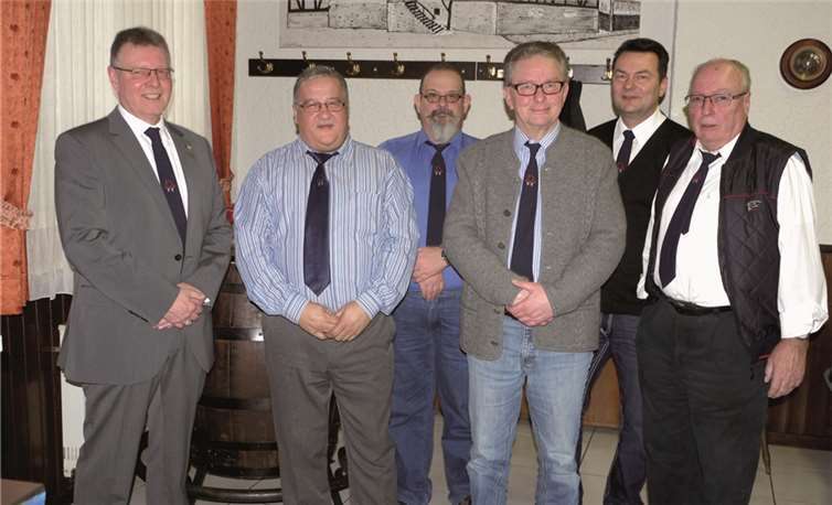 Der neue Vorstand (v.l.n.r.): Erster Vorsitzender Fredy Lötsch, zweiter Vorsitzender Jürgen Krause, Beisitzer Ingo Heib, Schriftführer Karl-Heinz Keuser, Kassierer Uwe Domaschk, Beisitzer Horst Wengenroth. privat