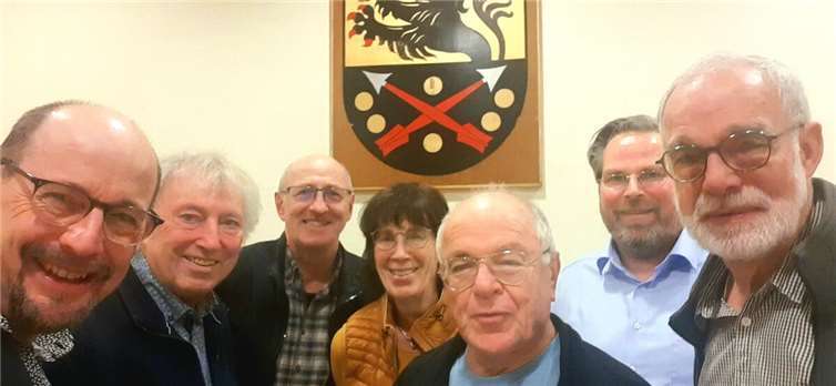 Der neue Vorstand v.l.n.r.: Guido Reuter, Günter Uhlmann, Gerhard Schuster, Ulrike Hommen, Dieter Korte, Frank Gondert, Josef Hommen. Nicht auf dem Foto: Sylvia und Michael R. Schäfer.  Foto: privat