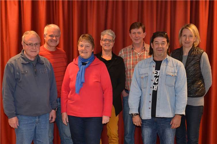 Der neue Vorstand (v.l.n.r.): Kassenverwalter Arno Klein, Vorsitzender Dieter Grein, Beisitzerinnen Steffi Bersch und Beate Lindner, 2. Vorsitzender Gerd Walldorf, Schriftführer Peter Kneuper, Beisitzerin Rosel Ardelt.privat