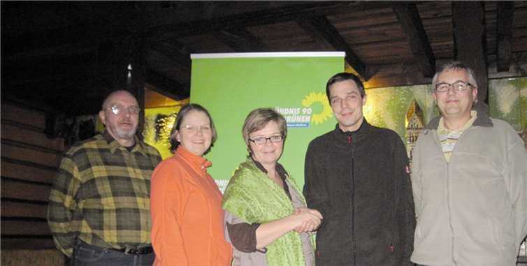 Der neue Vorstand von Bündnis90/Die Grünen in Andernach (v.l.) : Heinz-Günther Schmitt (Kassierer) , Sarah Omar (Sprecherin) , Ulrike Linhsen (Stadtrat) , Dominik Flesch (Sprecher) , Hans-Dieter Laudan (Beisitzer).privat