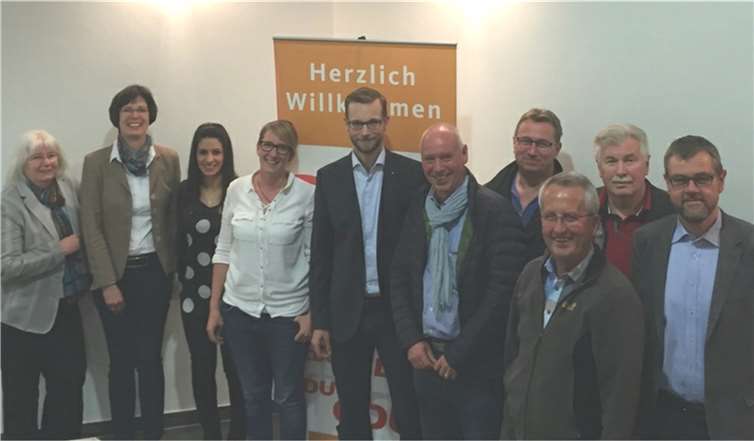 Der neue Vorstand (von links): Heidi Weber, Susanne Daun, Julia Tekin, Anna Hoffmann, Ulrich Richter-Hopprich Hans-Werner Nebgen, Andreas Christmann, Gerd Frink, Rainer Weber, Peter Hülshörster. privat