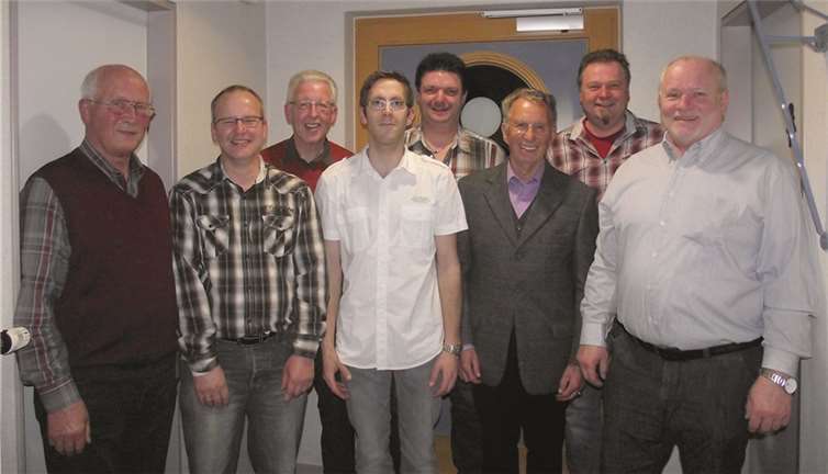 Der neue Vorstand (von links): Horst Otto, Thomas Hering, Axel Stein, Jan Maniecki, Burkhard Thiel, Günter Kulinna, Vorsitzender Oliver Leicher, Gerhard Schäfer.privat