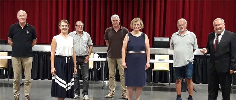 Der neue Vorstand ( von rechts nach links): 1. Vorsitzender Martin Leupold, Wolfgang Sartoris, 2. Vorsitzende Doris Müßgen, Carsten Schnurpfeil, Hans-Jürgen Hugenschmidt, Tatjana Jarow, Cristian Borup.Foto: privat