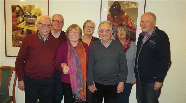 Der neue Vorstand von rechts nach links: Gerhard Gansen, Renate Klünder, Heinz Schiffer, Marlies Butzen, Ingrid Herlitz, Karl-Heinz Hartmann und Gerhard Scheid.privat