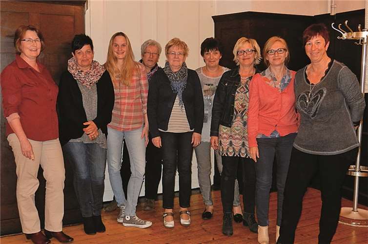 Der neue Vorstand (v.re.n.li.): Beate Helmes, Claudia Junk, Andrea Berg, Marion Schausen, Anneliese Willscheid, Ria Pohl, Yvonne Albinus, Kriestine Kiesow und Beate Kerres (es fehlen Brigitte Adams und Melanie Frickel). privat