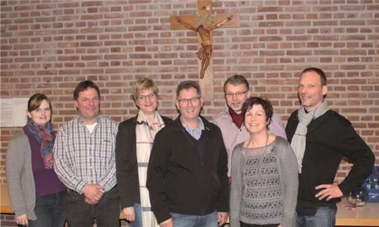 Der neue-alte Vorstand: Katja Nagel, Uwe Schwippert, Stefanie Lahr, Frank Scheika, Peter Lahr, Simone Becker, und Peter Riznar. Es fehlt: Präses Winfried Reers. Andreas Toni Nagel