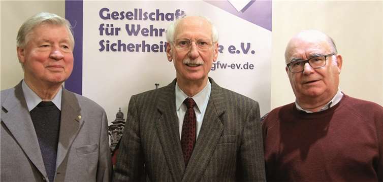 Der neue und alte Vorstand der GfW Sektion Bad Neuenahr-Ahrweiler: v.l. Stellvertretender SL und Pressewart Armin Letocha, Sektionsleiter Gerd-Heinz Haverbusch und Schatzmeister Manfred Wistuba.privat