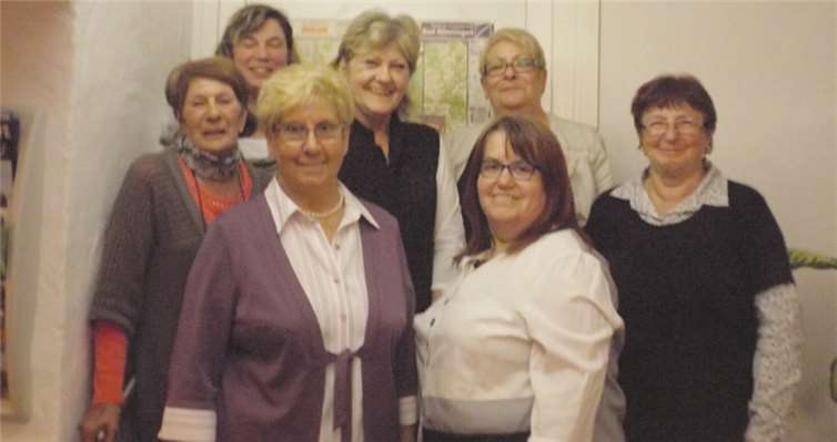 Der neue/alte Vorstand der Bad Breisiger Möhnen. privat