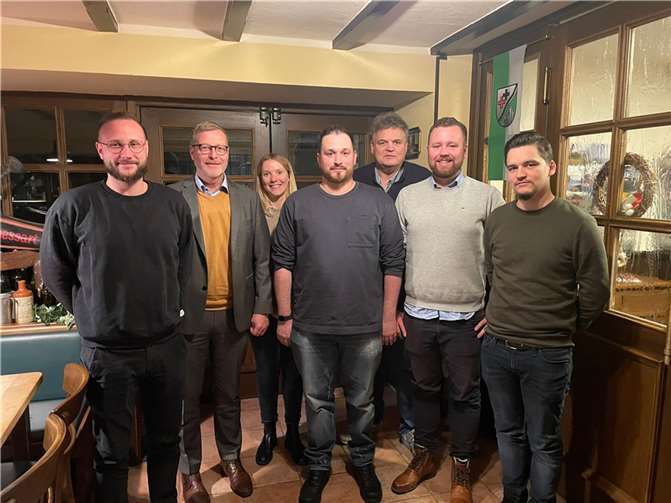 Der neugewählte Vorstand der FDP Brohltal geht optimistisch in die Kommunalwahl.  Foto: Stefan Gros