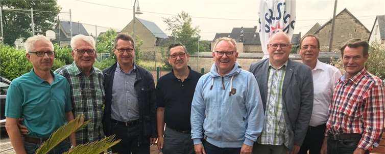 Der neugewählte Vorstand der FWG Maifeld (v.li.n.re.): Andreas Zentner, Hans Stoll, Konrad Einig, Hans-Peter Juchem, Frank Breitbach, Fred Strässer, Frank Gäb und Raimund Gail. privat
