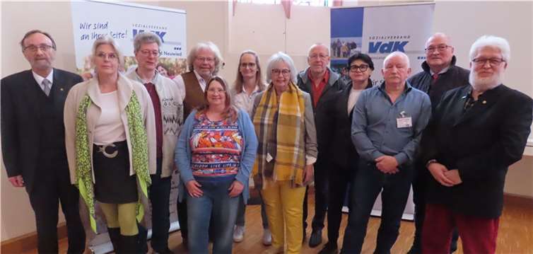 Der neugewählte Vorstand des VdK-Kreisverbands Neuwied: v.li. Hans Werner Kaiser, Michaela Seuser, Kurt Hoffmann, Rüdiger Hof, Martina Beate Jakoby, Cormelia Schmidt-Regener, Gisela Stahl, Otto Isaak, Christa Geiß, Oskar Germscheid, Wolfgang Bayer, Josef Over. Fotos: Andrea Hess