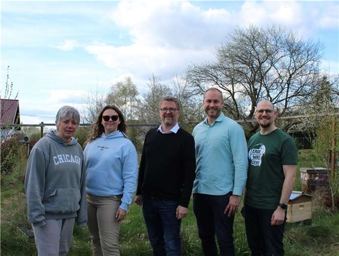 Der neugewählte geschäftsführende Vorstand (von links nach rechts): Ine Schmale (Schriftführerin) Emily Holighaus (Sprecherin), Wahlleiter der Mitgliederversammlung und Landtagsabgeordneter Carl-Bernhard von Heusinger, André Butscheike (Sprecher), Marlon Wrasse (Schatzmeister). Foto: privat