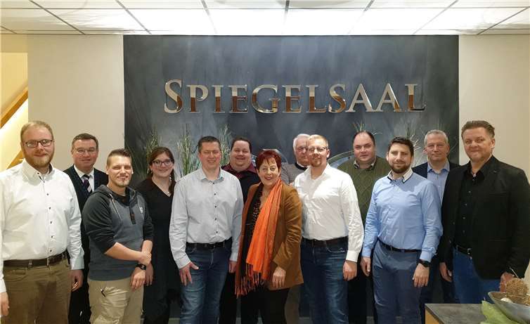 Der neugwählte Vorstand mit dem neuen Vorsitzenden, Volker Hansen. Auf dem Foto fehlen die beiden Stellvertreter Elke Surges und Ute Gabriel.Foto: CDU Altenahr