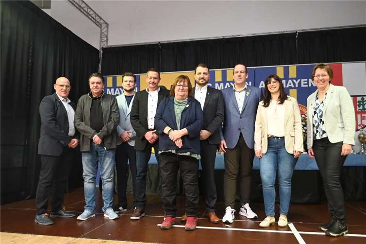 Der neunköpfige Vorstand des AC Mayen um den neuen Vorsitzenden Michael Kaliszan (3.v.r.).
