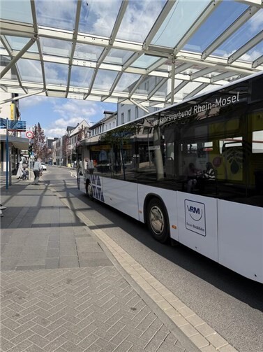 Der öffentliche Nahverkehr ist samstags kostenlos.