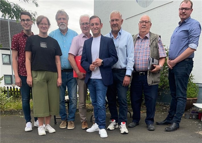 Der örtliche SPD-Vorstand mit SPD-Regionalgeschäftsführer Janick H. Schmitz. Quelle: SPD-Ortsverein Verbandsgemeinde Puderbach
