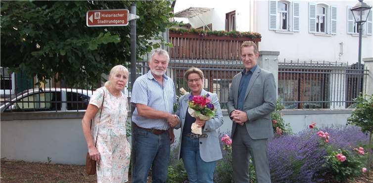 Der pensionierter Lehrer des Kurfürst-Balduin-Gymnasiums Manfred Zimmer (2. v. li.) ist neuer Stadtführer. privat