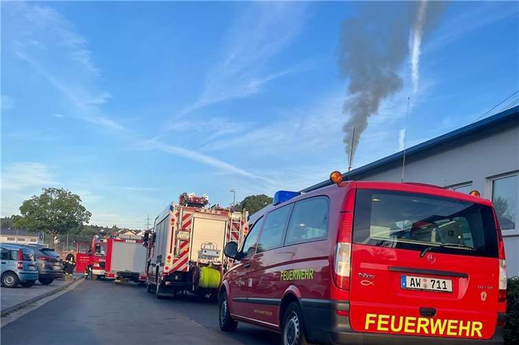 Der qualmende Schlot war weithin sichtbar.  Foto: Feuerwehr Sinzig