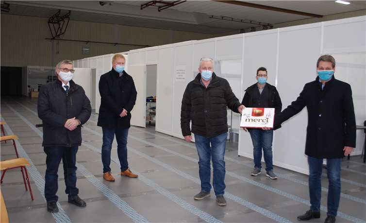 Der rheinland-pfälzische CDU-Spitzenkandidat Christian Baldauf (re.) besuchte das Impfzentrum in Polch und bedankte sich bei (v.l.) Landrat Dr. Alexander Saftig, Martin Schmitt (stellvertretender Impfkoordinator), Impfkoordinator Michael Erlemann und Alexander Wertgen (stellvertretender Impfkoordinator) für die geleistete Arbeit.Fotos: SK
