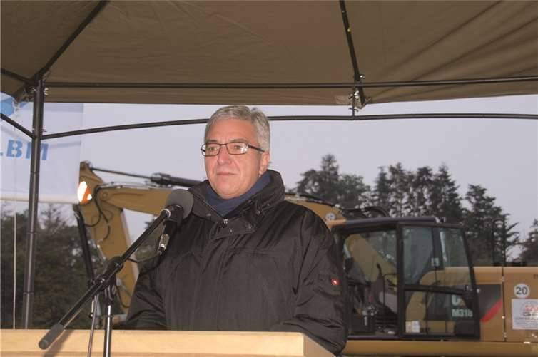 Der rheinland-pfälzische Innenminister Roger Lewentz ging in seiner Rede auch auf das Landesstraßenbauprogramm in den kommenden Jahren ein.