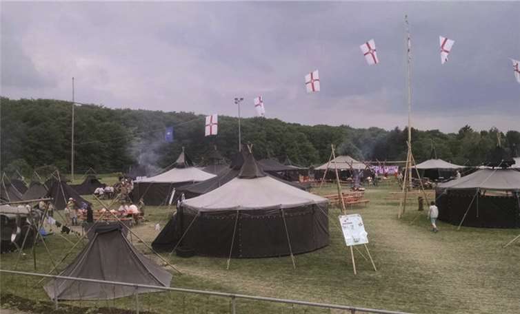Der riesige Jugendzeltplatz in Klotten wurde eröffnet.privat