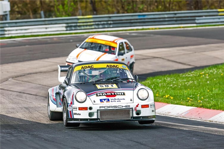 Der schnelle Porsche Carrera RSR im berühmten Caracciola-Karussell