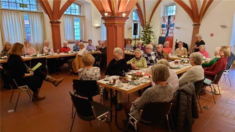 Der sechste gemeinsame Seniorennachmittag der Stadtbücherei Andernach und des Seniorenbeirats fand in festlichem Rahmen im historischen Rathaus statt.  Foto: Privat / Richard Welter