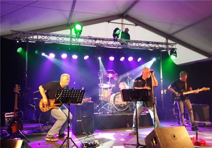 Der sichtbare Schwung auf der Bühne übertrug sich direkt auf das Publikum.Foto: privat