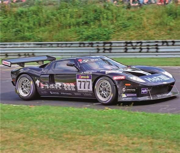 Der siegreiche Ford GT von Uwe Alzen und Dominik Schwager.