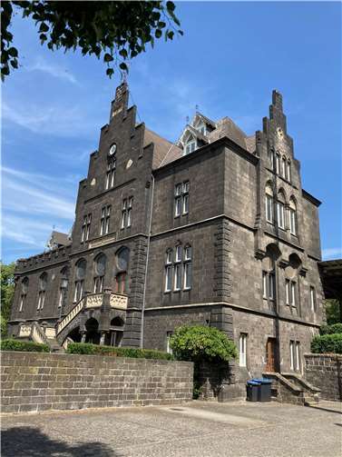 Der sog. „Kasierbahnhof“ im Stadtteil Niedermendig.  Foto: Kurt Wicha