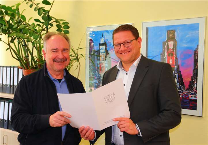Der stellvertretende Schulleiter Thomas Wittfeld (r.) mit Schulleiter Joachim Baldus. Foto: Goethe-Gymnasium Bad Ems
