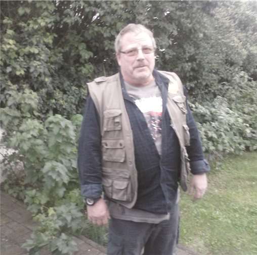 Der stolze neue Aalkönig Karl-Herbert Schönhaber.  Privat