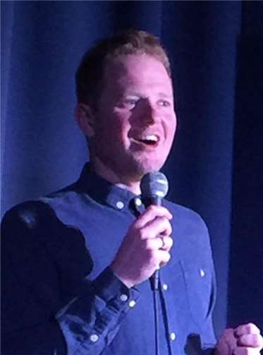 Der sympathische Vollblutkabarettist hat Musikwissenschaft und Philosophie in Köln studiert und ist zudem promoviert.