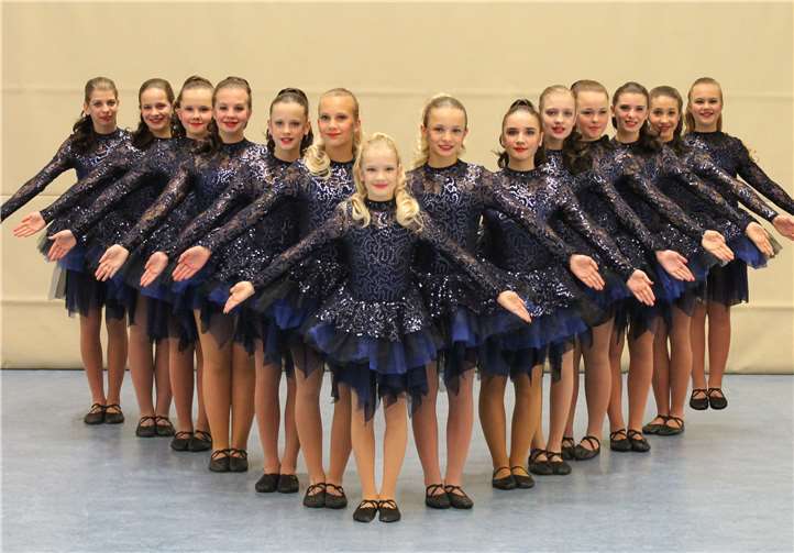 Der tänzerische Nachwuchs ist genauso mit dabei...