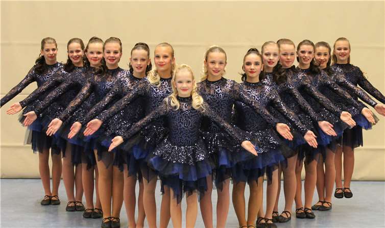 Der tänzerische Nachwuchs ist genauso mit dabei...