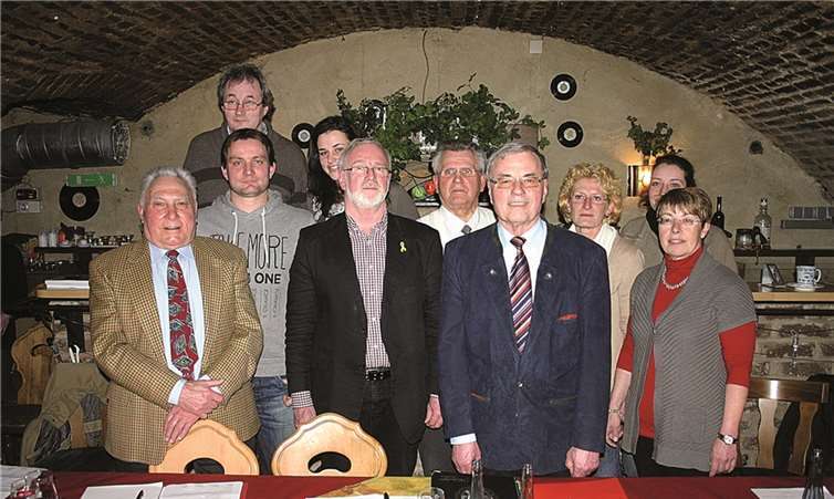 Der teilweise neue Vorstand um den Vorsitzenden Bernhard Knorr.  RÜ