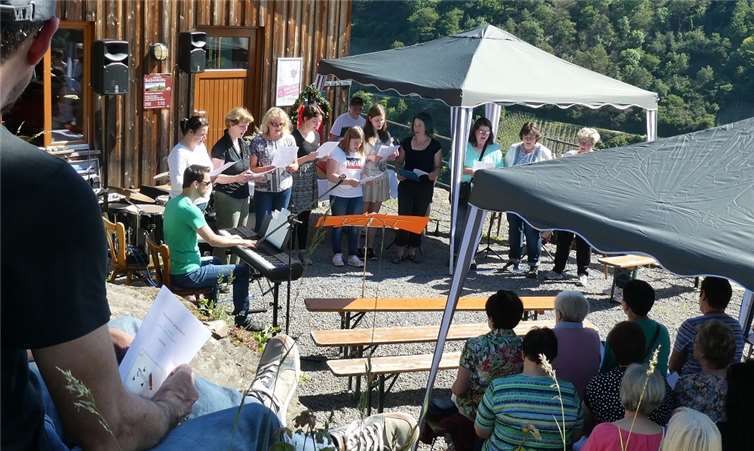 Der temptAhre-Frauenchor begleitet auch in diesem Sommer wieder den Open-Air Gottesdienst.Foto: privat