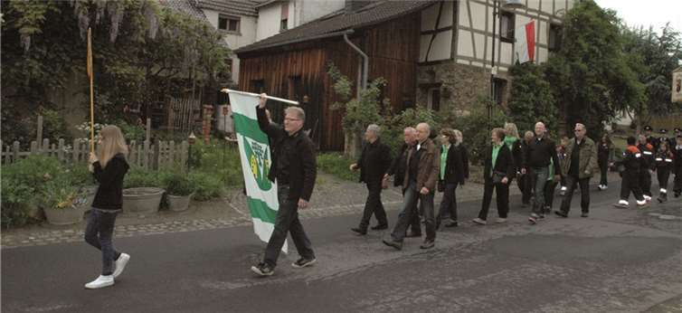 Der traditionelle Festumzug ging am Pfingstmontag durch das Dorf. UM