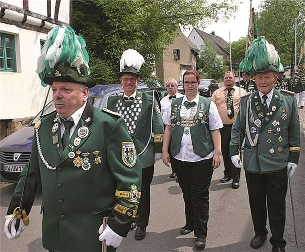 Der traditionelle Festzug fand im Rahmen des Löhndorfer Schützenfestes statt.RÜ